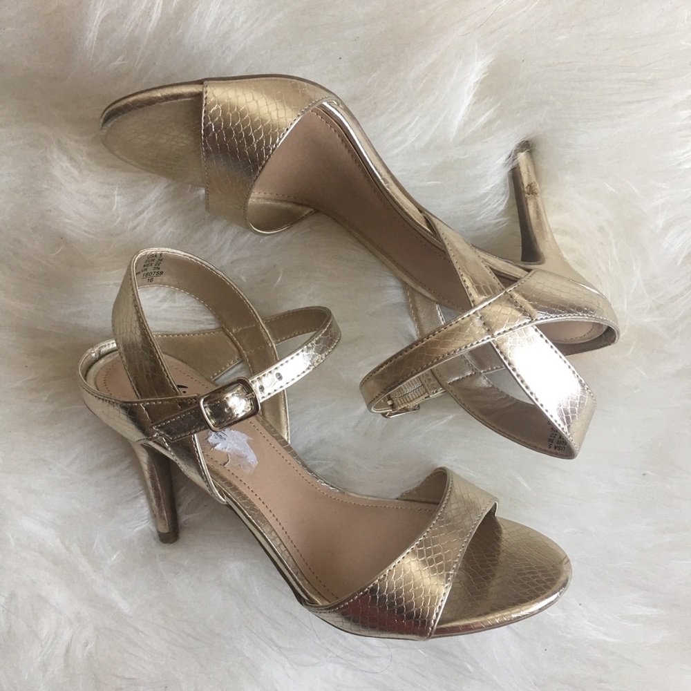 Fioni Gold Heels
